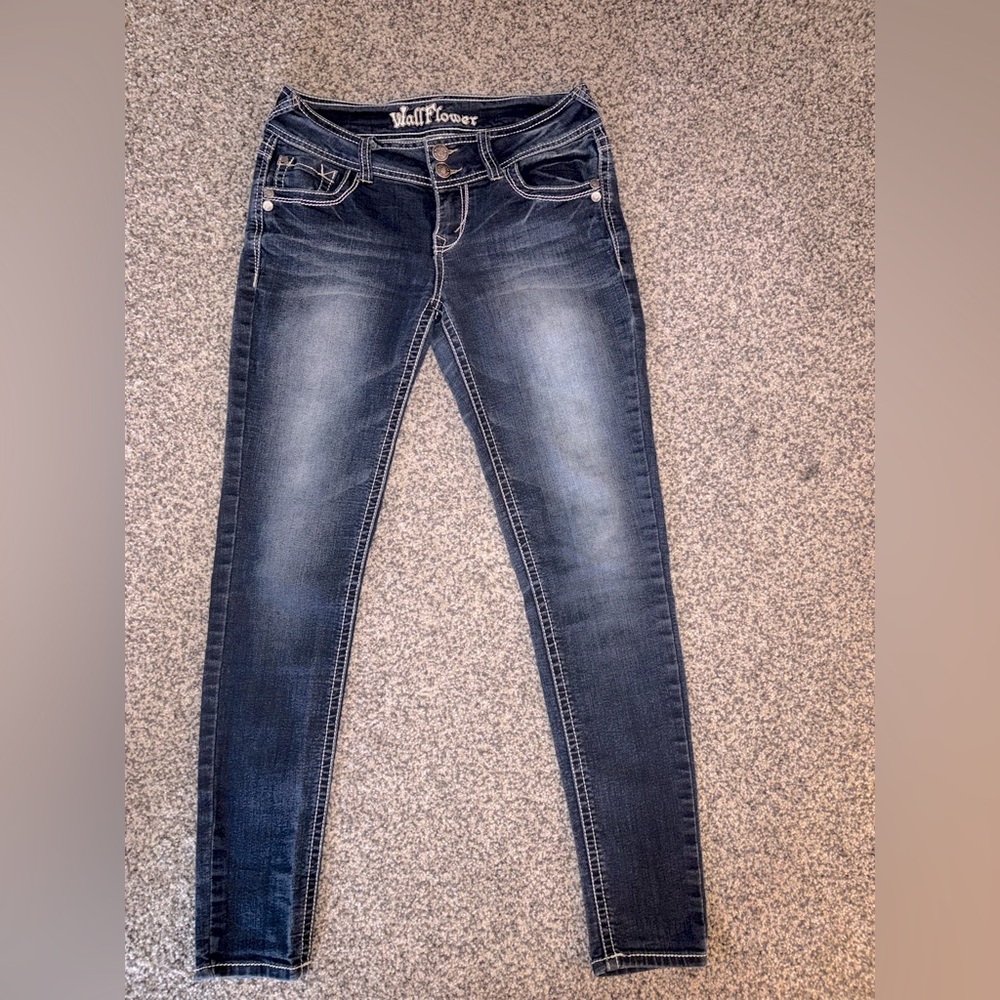 WallFlower Dark Wash Skinny Jeans